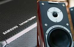 Soundbar czy Głośniki? Co lepiej zagra i bardziej się opłaca?