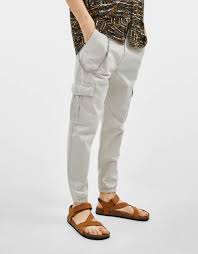 Bershka Black Cargo Pants With Chain Cargo Pants With Chain Pants Bershka United States Cargo Pants Pants How To Wear