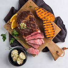 Lightly brush the steaks on both sides with oil and season evenly with the spices. Grillen Fleisch Rezepte Zum Nachkochen Kaufland