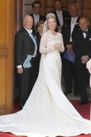 Der wasserfallstrauß fiel fast bis zum boden herab, und war mit vielen kleinen blumen besteckt, die. Kronprinzessin Mette Marit Von Norwegen Is Unheilbar Krank Derwesten De