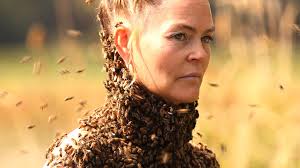 Energy Healer Performs a Ritual Dance With Over 10,000 Honey Bees Covering  Her Body