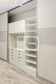 Scharniere, die hervorstehen oder ein schlechter schließwinkel von herkömmlichen schränken stören hier nicht. Offener Schrank Mit Schiebeturen Leinwandbilder Bilder Kleiderstander Schrank Schelf Myloview De