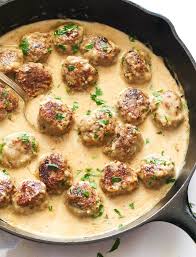 Swedish Meatballs Crazy Delicious Ground Beef Meatballs In A Creamy Rich Gravy Sauce Family Friendly Ground Beef Meatballs Swedish Meatballs Beef Meatballs