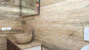 Può essere un semplice piano su cui poggiare il lavabo per un effetto sospeso e minimale oppure un piano che rifinisce il mobile bagno. Rivestimenti Per Bagno In Marmo Idee Colori E Costi Mondodesign It