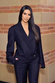 Brushing crimped hair will make it turn frizzy. Kim Kardashian S Crimped Hair Is A 00s Flashback