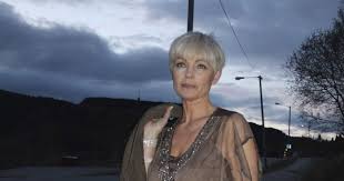 Kveldstur i solnedgang