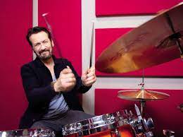 Join facebook to connect with loredana giallini and others you may know. Marco Giallini E Pieno Di Gente Che S Indigna Per Una Canna E Intanto Pippa Cocaina Sette