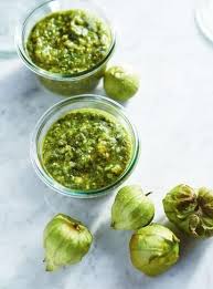Pesto Classique Ricardo Recipe In 2020 Tomatillo Salsa Tomatillo Vegetable Recipes