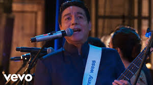 The track starts off with an accordion but is then quickly powered by banda wind instruments. Clozeline Los Angeles Azules Y Pepe Aguilar Ni Contigo Ni Sin Ti