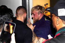 Jake paul and floyd mayweather's entourage brawled at a press conference ahead of the professional boxer's june 6 match against one of floyd's 30 bodyguards got a clean shot on me in the eye. Kxdgi487dyyylm