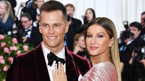 Gisele bündchen proves she's her husband tom brady's biggest fan ahead of the super bowl in an instagram photo. Iyi Ildf9rcvtm