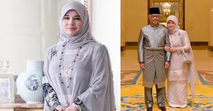 Raja permaisuri agong berkongsi tentang keperibadian ydp agong. Kita Perlu Rendah Diri Bersikap Baik Raja Permaisuri Agong Edisiviral