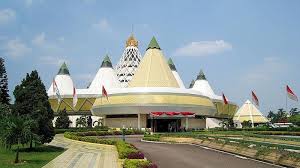 Memang sih, namun tetap saja ada beberapa hal yang perlu diperhatikan. Tmii Tetap Buka Saat Libur Natal Dan Tahun Baru 2021 Okezone Megapolitan