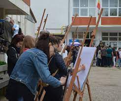 Cuclin galati în strada domnească nr. Foto Formele Si Culorile Au Prins ViaÅ£Ä La Liceul De Arte Din GalaÈi ExpoziÈiile Pot Fi Vizitate Pe ToatÄ Perioada Festivalului ViaÅ£a LiberÄ GalaÅ£i