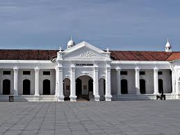 Kompleks muzium ini menyimpan pelbagai khazanah dan pusaka bersejarah yang menjadi bukti bahawa kedah merupakan salah satu negeri tertua dalam rantau ini, yang dipercayai. Sejarah Kedah Hidden