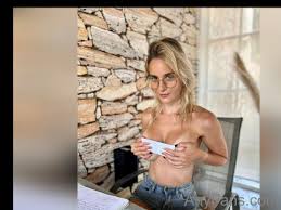 Britney Amber TIK TOK - cock riding dance