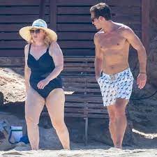 Rebel wilson revealed on instagram that she's nearly to her goal weight of 165 pounds after jumpstarting a health journey this year. Rebel Wilson Flaunts Weight Loss In Black Swimsuit On Romantic Getaway With Jacob Busch