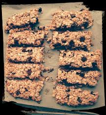 Pour 10 Barres 250 Grammes De Flocons D Avoine Ou De Ble De Cereales 4 Cuilleres A Soupe De C Barre De Cereales Recette Barre De Cereales Cereales Chocolat