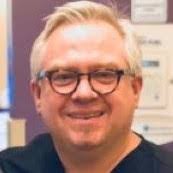 Leslie Moats's Instagram, Twitter & Facebook