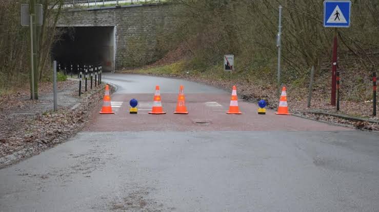 Jogger ontdekt lichaam van vermist tienermeisje in provincie Luik, zusje  (2) gezond en wel in auto van verdachte | De Morgen