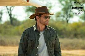 Christmas in the wild is a movie starring rob lowe, kristin davis, and fezile mpela. First Look At Netflix S Holiday In The Wild Starring Kristin Davis Rob Lowe Ew Com