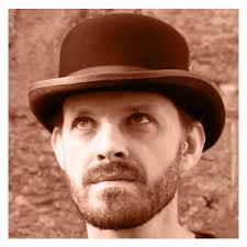 🔸 OSHIN VARTANIAN 🔸 Let's meet our contributor Oshin Vartanian received  his PhD in experimental psychology from the University of Maine. He is the  Co-Editor of Psychology of Aesthetics, Creativity, and the