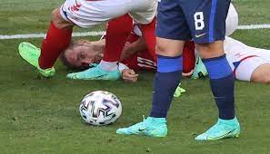 وخرج لاعبو المنتخبين من أرضية الملعب، بعد نقل اللاعب، ويبدو أنه تم تعليق المباراة لبعض الوقت أو تأجيلها، وفقا للوضع الصحي للنجم الدنماركي. Ftqrih7yqpfpum