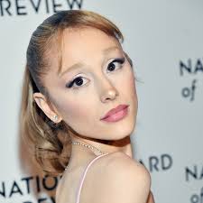 Ariana Grande. Her face card never declines 💞