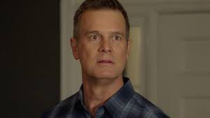 9-1-1 Star Peter Krause Shares How the Investigation into Wendall's Death  Has Changed Bobby