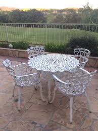 Vintage Cast Aluminum White Outdoor Patio Set With Table 4 Chairs Outdoor Patio Set Patio Set Patio Dining Set