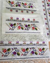Instagram Da Mrym Lgn Dilek Ozturk Ellerine Saglik Elnakisi Kanavice Elemegi Handmade Sandik Salon Hand Embroidery Patterns Embroidery Hand Embroidery