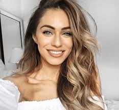 55 Looks to add Caramel Highlights to Brown Hair