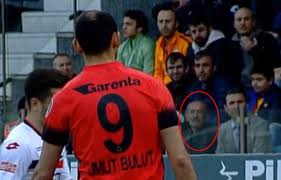 Galatasaraylı futbolcu umut bulut'un babası, ankara'da meydana gelen saldırıda hayatını kaybetti. Umut Bulut Tan Babasina Son Bakis Son Dakika Spor Haberleri
