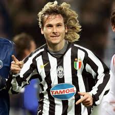 Nejlepší fotbalista evropy v roce 2003, dvojnásobný medailista z mistrovství evropy (1996, 2004), vítěz poháru vítězů pohárů a superpoháru uefa, v česku čtyřikrát vítěz ankety fotbalista roku a sportovec roku 2003, mistr československa a dvojnásobný. Dumm Gelaufen Diese Stars Gingen Den Bundesligisten Durch Die Lappen 2