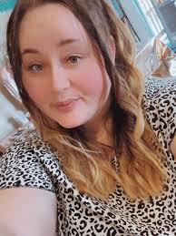 JE m'essaie encore, j'ai 53 ans. Je cherche amitié, sortir, souper,  spectacle, peut importe. La seule chose c'est que je peux pas marcher  beaucoup. Je suis de Charlesbourg Québec.