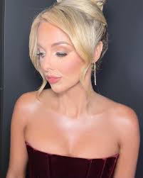 Best night of the year 💫 #cmaawards