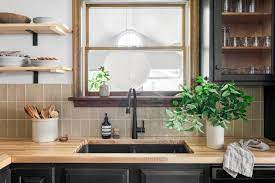 While they're usually found in commercial kitchens, meat processing plants and butcher shops, many people are incorporating woodblock countertops. Wood And Butcher Block Kitchen Countertops Hgtv