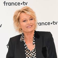 Pierre n'aime pas les pommes. Diners Clandestins Sophie Davant Severe Sur La Polemique Qui Touche Pierre Jean Chalencon Femme Actuelle Le Mag