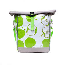 Ikuri Fahrradtasche Wasserdicht Gepacktasche Fur Frauen In Oilcloth Satteltasche Aus Wachstuch Handgemacht Design Manzanas Bicycle Bag Bags Bike Panniers