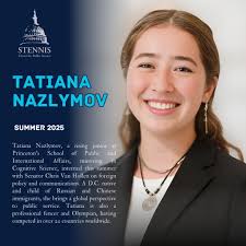 Leadership Spotlight ✨ Lucy McKay, a @gwuniversity University ROTC student  majoring in International Affairs, recently had the privilege of  interviewing CAPT Joseph Thompson, Commanding Officer of the USS Stennis.  Lucy, who plans