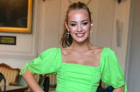 Aktorka pochwaliła się w mediach społecznościowych zdjęciem z ciążowym brzuszkiem. Gasiewska Pochwalila Sie Selfie A Fanka Dopytuje Jak Radzisz Sobie Z Zezem Wiktoria Szczerze Odpowiedziala