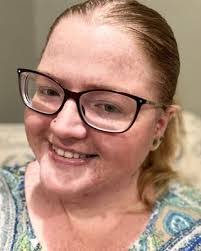 Stephanie Hassell's Instagram, Twitter & Facebook