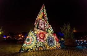 It is a slightly modified version of the tōyō kanji. å±æ±2019å°ç£ç‡ˆæœƒä¸‰å¤§ç‡ˆå€éƒ½å¾ˆ æ°´