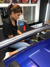 Kalau pakai mesin polish lagi senang. Hilang Kerja Di Musim Covid 19 Kisah Inspirasi Bekas Pramugari Dari Di Awan Biru Kini Polish Kereta Untuk Sara Hidup
