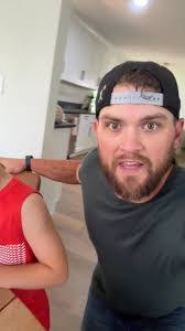 Cathy Mendez's Instagram, Twitter & Facebook