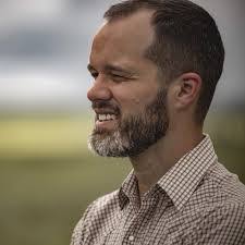 Janis Beck's Instagram, Twitter & Facebook