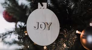 Diy your own holiday decorations to make every plus, don't forget to snag your copy of our christmas spectacular issue while you're at it. Diy Modern Christmas Decorations