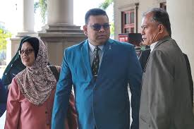 Panas lokman adam dedah identiti saksi pengkhianatan hishammuddin. Lokman Adam Loses Final Appeal To Answer Contempt Proceedings For Allegedly Threatening 1mdb Trial Witness Malaysia Malay Mail