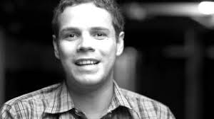 Entrevista Actor Melvin Jiménez sobre "La Isla de los hombres solos" de  Teatro Espressivo.