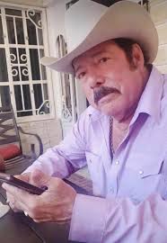 Mi cara cuando quiero comer viendo videos de yutu y no dejan de hablar;